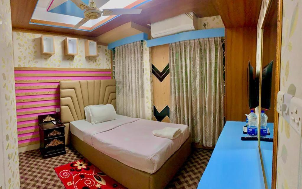 Hotel Blue Bird Dhaka Habitación foto